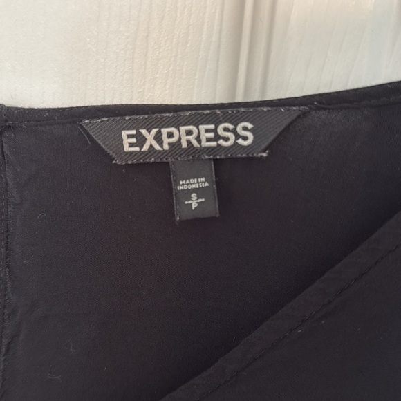 Express wide sleeve top - Picture 2 of 11